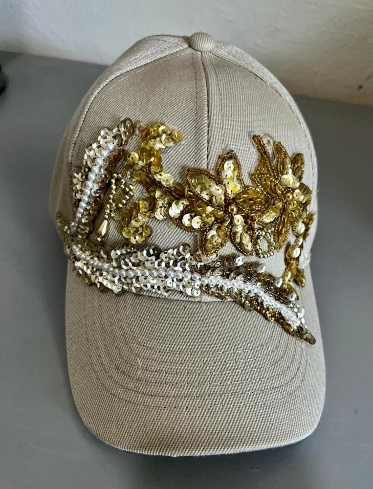 caps